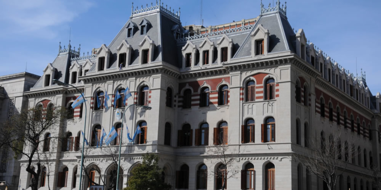 El Gabinete de Agroindustria: ricos y pobres, empresarios y “toyoteros”