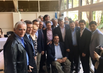 Macri firmó un acuerdo con el agro, al que le falta toda la letra chica