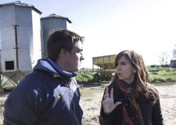 Cristina mostró su dolor por la situación lechera… en el tambo del hermano del intendente