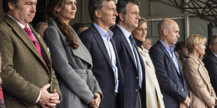 Te adelantamos el “acuerdo de competitividad” que van a firmar Macri, la Uatre y las entidades