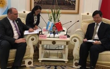 Negri promete mayores controles sobre importación de agroquímicos