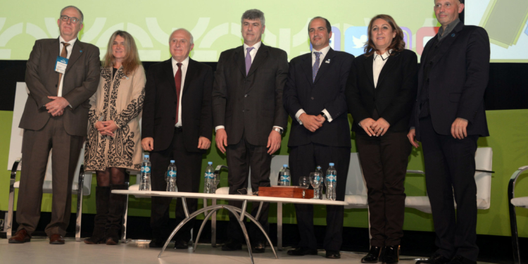 El Gobierno promete una norma nacional fijando las distancias para aplicaciones