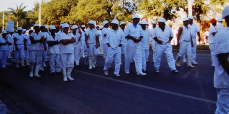 Otro grave conflicto gremial paraliza la faena en varias plantas del Conurbano