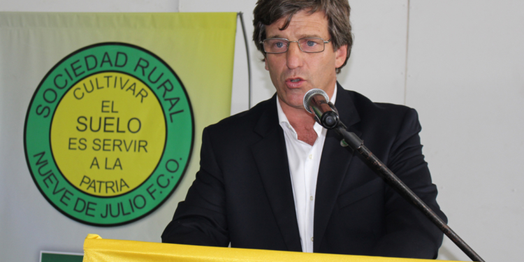 Matías de Velazco: “Cuando se vaya el agua, van a empezar a mandar las facturas por el revalúo”