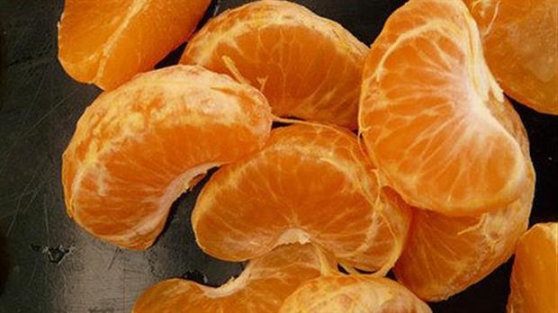 La mandarina envenenada, sin bella durmiente, con nena muerta