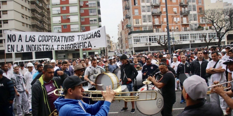 Una marcha inexplicable contra una informalidad de solo 2,6%