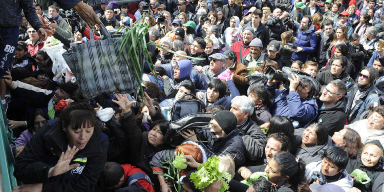 ¿Cuáles son los motivos del nuevo “feriazo” en Plaza de Mayo?