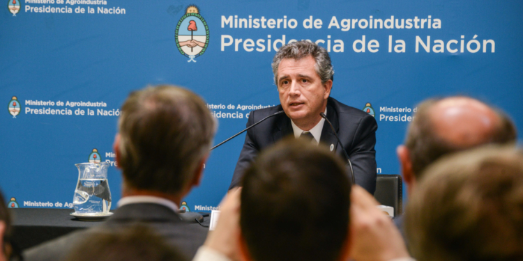 Etchevehere: “Todos ustedes tienen mi número de teléfono”