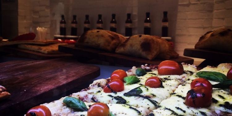 Molino Cañuelas ahora te la vende  cocinada y lanza franquicias para pizzerías