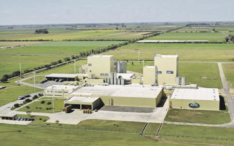 SanCor se vende de a puchitos: Arla compraría la otra mitad de la planta modelo de Porteña