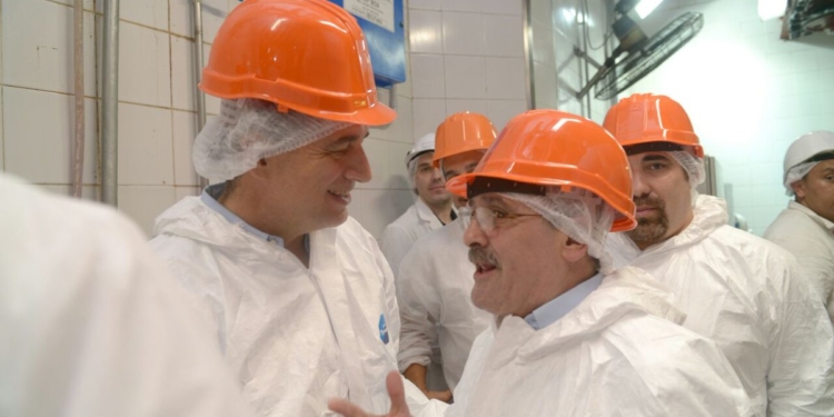 Frigoríficos: Avisan que el 1° de marzo el que no tenga cajas negras no podrá operar