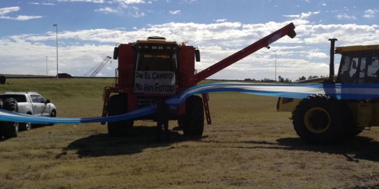 Una crónica del acto de San Pedro: mucho oficialismo y poco ruralismo