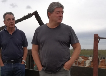 Postales de Río Negro: “Los defensores de la barrera”