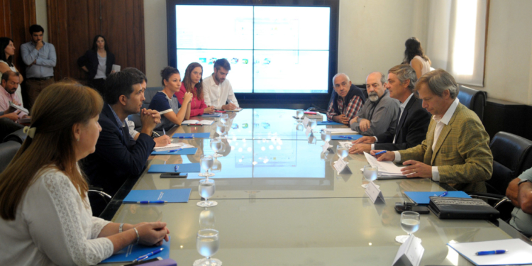 Tardó 45 días en crearse el grupo que tendrá 90 días para expedirse sobre las aplicaciones