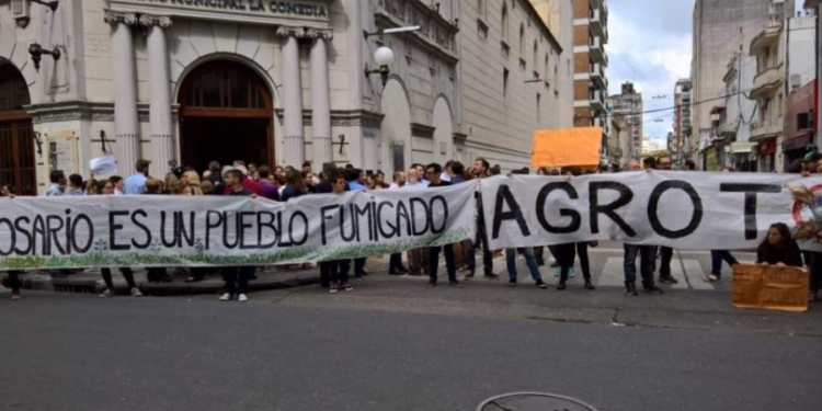 La idiotez no descansa en Santa Fe: piden duplicar impuesto a productores que usen agroquímicos