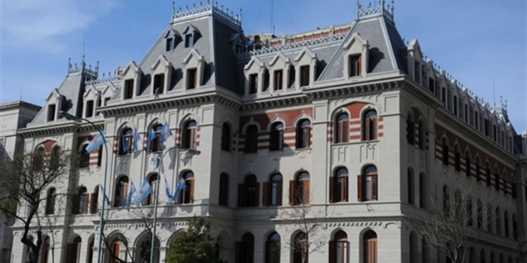 Crónicas Robadas: “Cuatro historias detrás de los despidos en Agricultura Familiar”