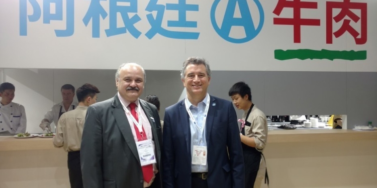 Los grandes frigoríficos exportadores confían en poder cumplir los requisitos de China