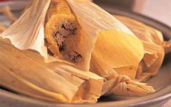 Sabores y Saberes: Hilda Ruiz cocina tamales a la santiagueña