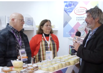 Historias de ingenio: El matrimonio que sobrevivió mudando su tambo a Chubut