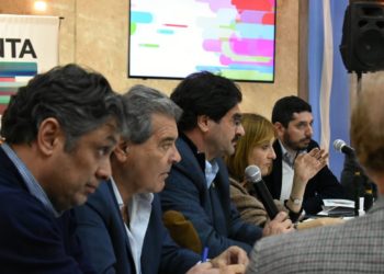 Los productores le pedirán a Macri que el Estado intervenga en la cuestión lechera