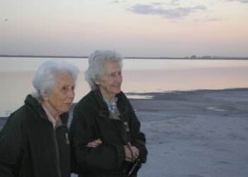 Joni Mitchell, dos hermanas lectoras y la historia del primer campo orgánico del país