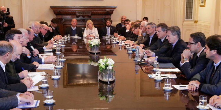 El Gobierno reconoce la agonía lechera, pero aportó solo curitas