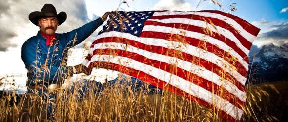 Trump no achica ante China y otorga multimillonarios subsidios a sus productores