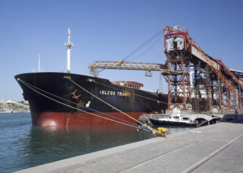 Destacan que es más barato y sencillo operar desde los puertos argentinos