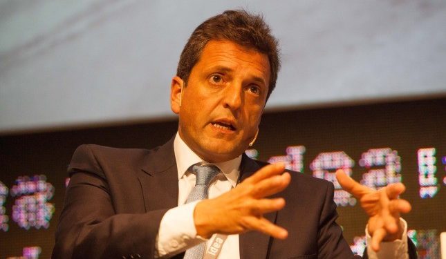 Massa tuiteó y CRA lo cruzó duro por “ignorante” y “facilista”