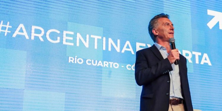 Día de anuncios financieros, como para mostrar que el crédito no estaba muerto