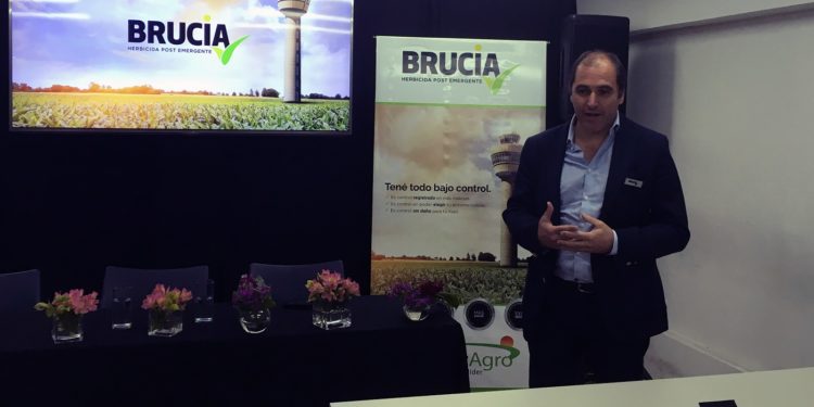 ¿Y dónde está el piloto? Presentaron un herbicida para “casos de emergencia”