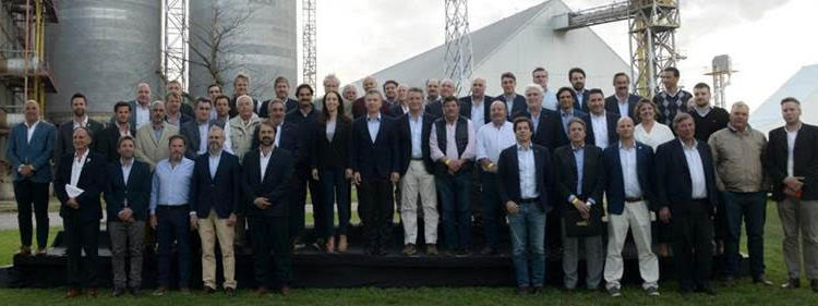 De palomas y pochoclos: Los reclamos de la cadena agrícola a Macri