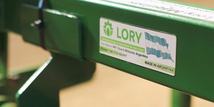 Crónicas robadas: Una cosechadora de té, de Misiones a Kenia