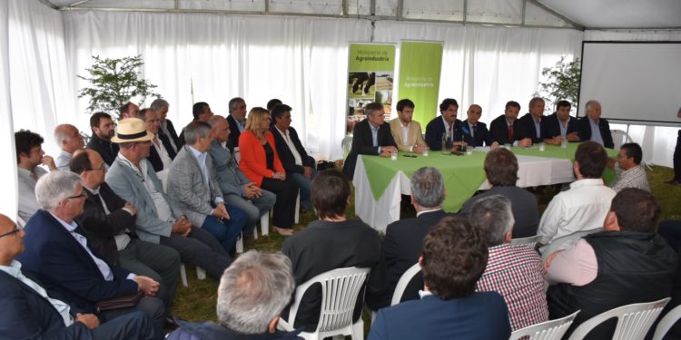 La receta de Sarquis para los municipios bonarenses: BPA, distancias precautorias y un agrónomo obligatorio