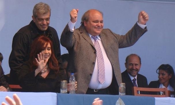 En su fuga del poder, Ider Peretti se gastó 1 millón de dólares para comprar un campo