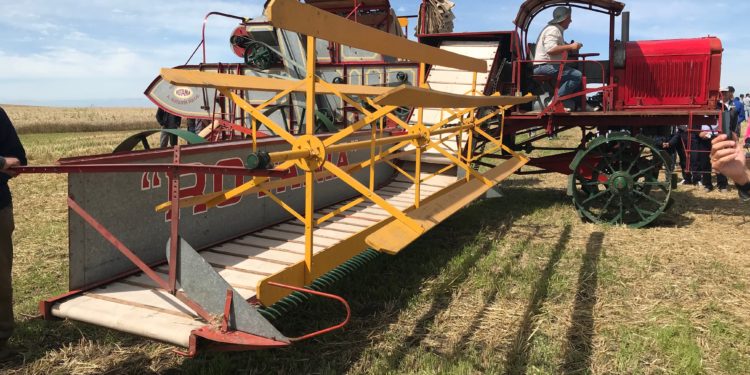 La birome, el dulce de leche y… ¡la cosechadora! Después de 90 años volvió a funcionar la Rotania