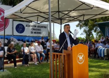 “La barrera no se toca”, dijo Etchevehere. Y en la Patagonia lo aplaudieron