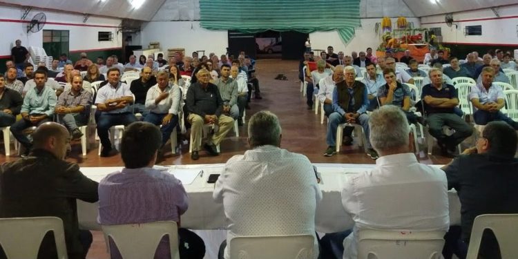 Ningún cuento del tío: Los chacareros levantan su voz contra el “modelo de timba financiera”