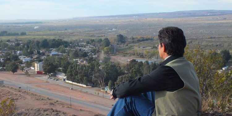 Sabores y saberes: Lalo Martínez endulza su vida entre danzas, miel y poesía