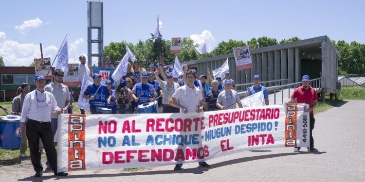 Ola de repudios ante el achique del INTA