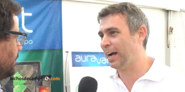 Los emoji del agro: Leandro Sabignoso, de Auravant, está 😌 y 😍