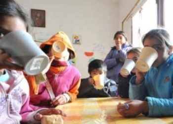 El Estado vuelve a comprar leche social y la paga bastante bien: 4.600 dólares por tonelada