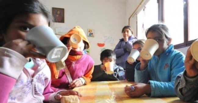 El Estado vuelve a comprar leche social y la paga bastante bien: 4.600 dólares por tonelada