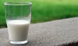 Por los faltantes, la industria láctea refuerza sus quejas contra la competencia desleal