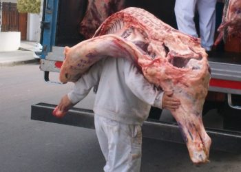 El peso mínimo de faena desató una diáspora en la Mesa de las Carnes