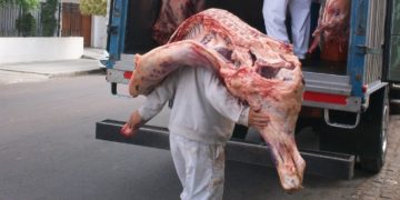 El peso mínimo de faena desató una diáspora en la Mesa de las Carnes