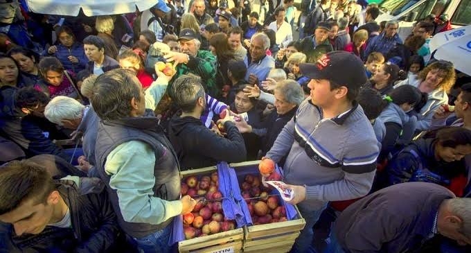 Sebastián Hernández, frutícola del Alto Valle: “En Buenos Aires pagan 100 pesos la manzana que nosotros cobramos 5 pesos”