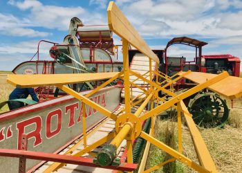 Cómo se restauró la Rotania, la primera cosechadora automotriz del mundo que se fabricó en serie