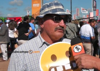 Los emoji del agro: El chacarero Rodolfo Bournot está 😬 porque la mano viene difícil