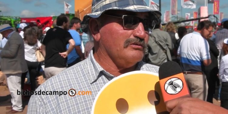 Los emoji del agro: El chacarero Rodolfo Bournot está 😬 porque la mano viene difícil